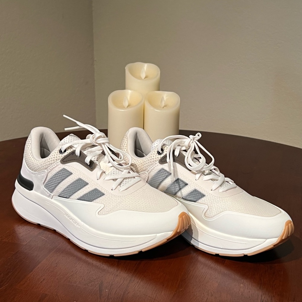 Adidas Lightmotion running shoes. Mens 9